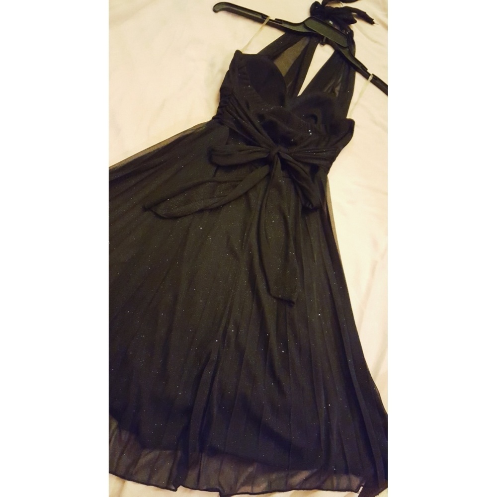 BLACK DRESS - Picture 2 of 4